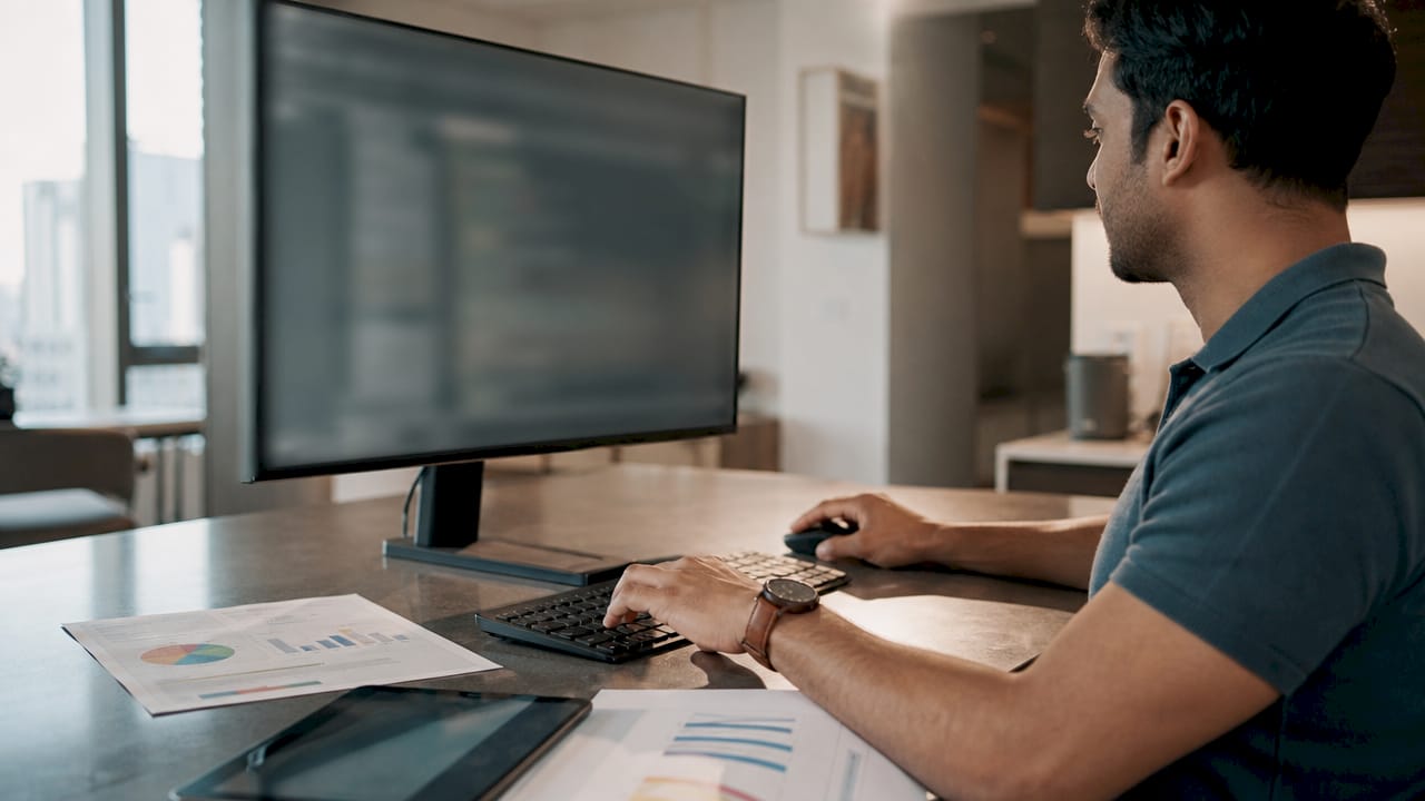 Hands on keyboard using AI recruitment software